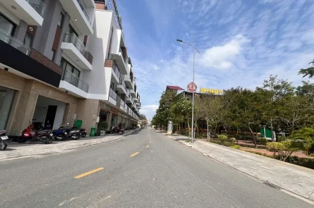 Chuyển nhượng nhà 4 tầng mặt tiền Trần Quang Diệu K1 chỉ 5,x tỷ