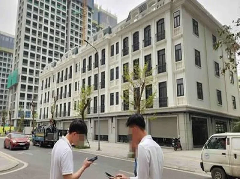 Môi giới bất động sản trước “gọng Môi giới bất động sản trước "gọng kìm" thuế và pháp lý: Đã đến lúc cần một hệ điều hành thực thụ